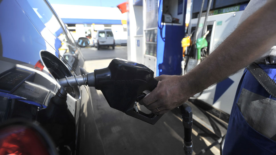 Shell y Axion aumentaron el precio de naftas y diesel hasta 6%