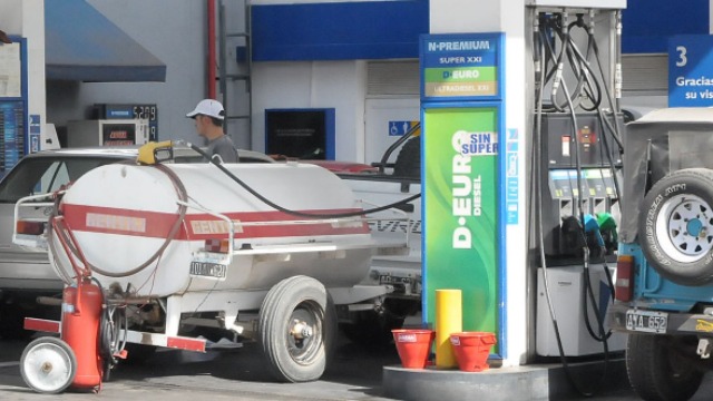 Los precios de los combustibles subieron 2,75% 