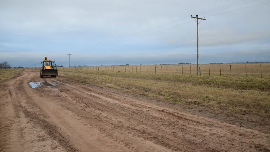 Gobierno bonaerense licita obras para mejoramiento de caminos rurales en cinco municipios