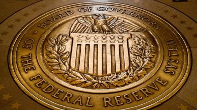 La Reserva Federal de los EE.UU rebajó su tasa de interés en 0,5 puntos porcentuales