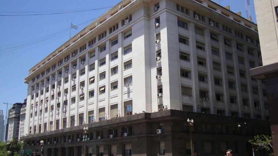 Hace 70 años que un ministro de Economía no cumple un mandato presidencial completo