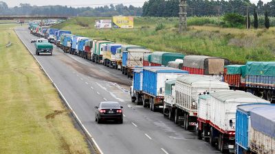 Santa Fe se prepara para el ingreso de 2 millones de camiones por la cosecha gruesa
