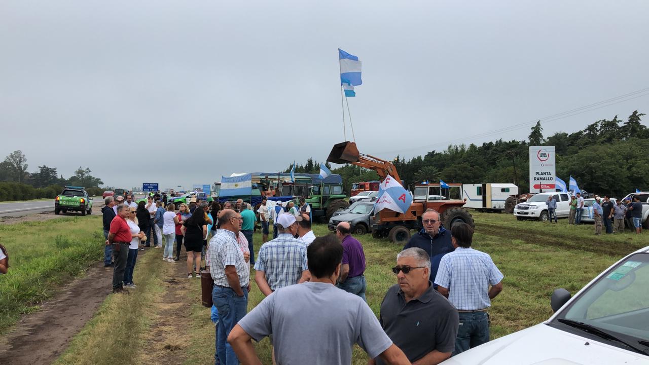 Se movilizan productores en San Nicolas en contra de las politicas oficiales