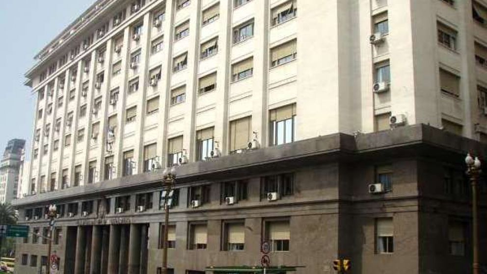 El Gobierno disolvi tres fondos fiduciarios por irregularidades