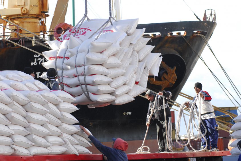 Brasil suspende importante compra de arroz por irregularidades