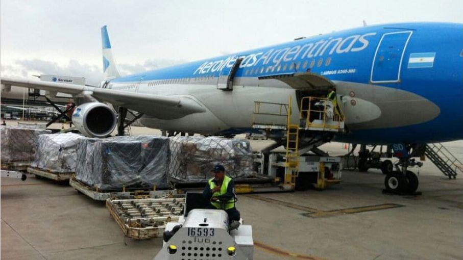 Cancillería, Aerolíneas Argentinas y Coviar acuerdan exportar vino a China en vuelos sanitarios