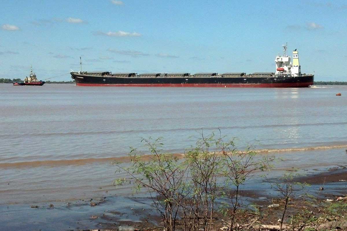 Trabajadores de Dragado hacen asambleas y está parada la actividad en el corredor del Río Paraná