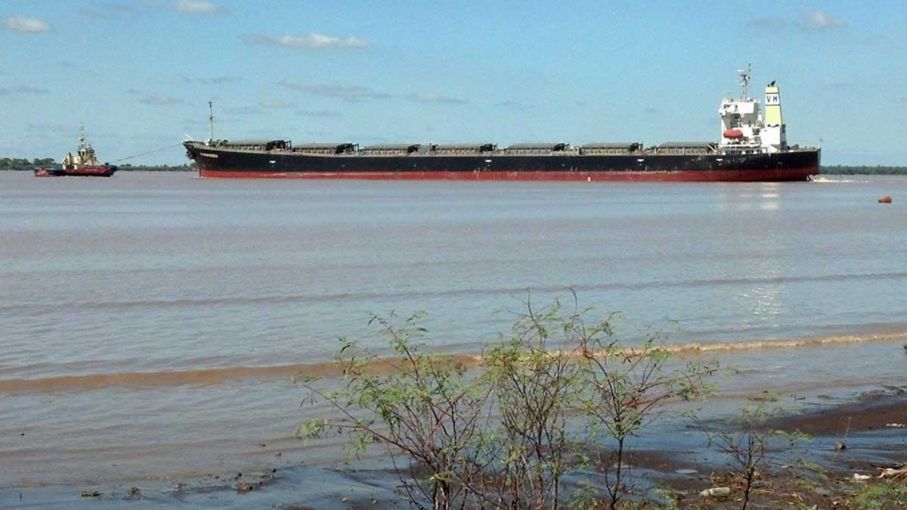Trabajadores de Dragado hacen asambleas y está parada la actividad en el corredor del Río Paraná