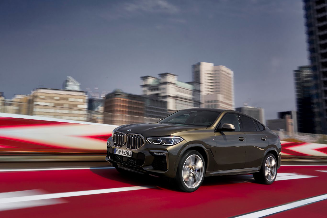 El Nuevo BMW X6. Un líder con presencia.