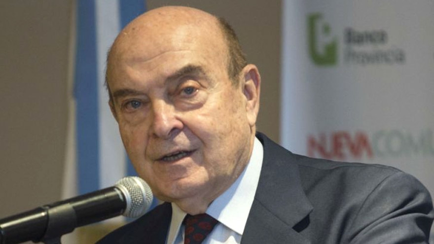 "Más que una dolarización, hay que perfeccionar un sistema bimonetario"