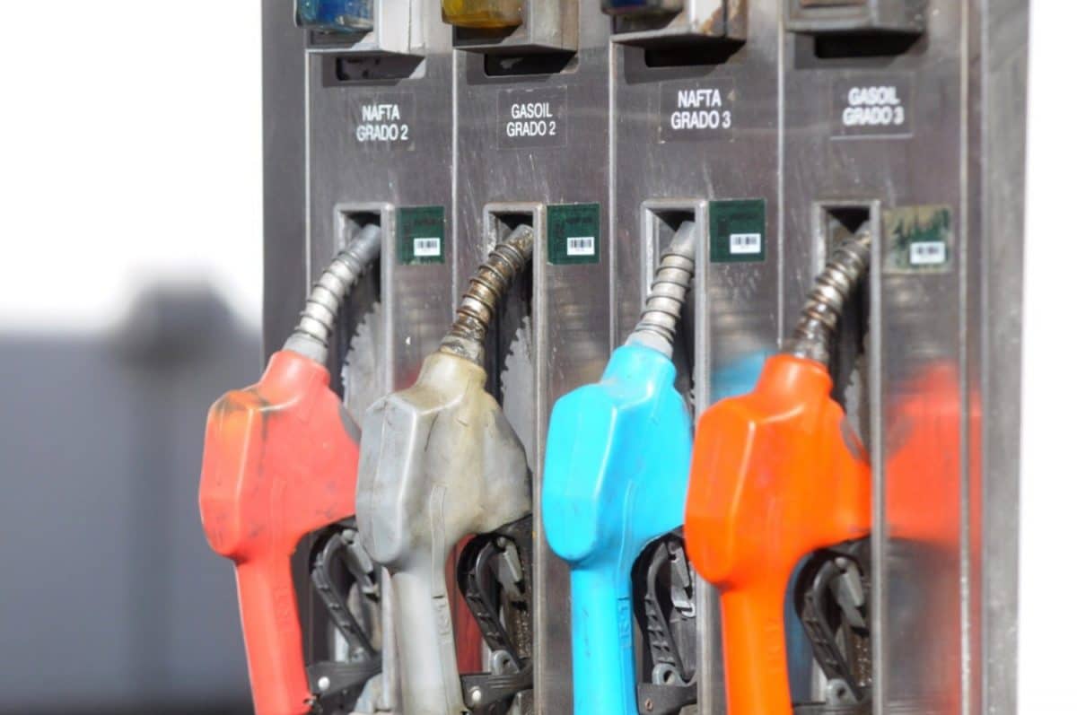 YPF aumenta los combustibles $11 por litro, en línea con el 4,5% límite que dispuso Economía