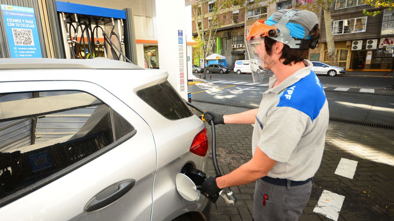 YPF aumentó un 2.9% los combustibles desde la medianoche