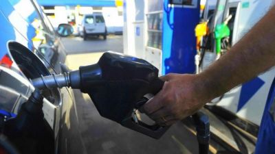 Desde el 1 de mayo, YPF bajará el precio de los combustibles