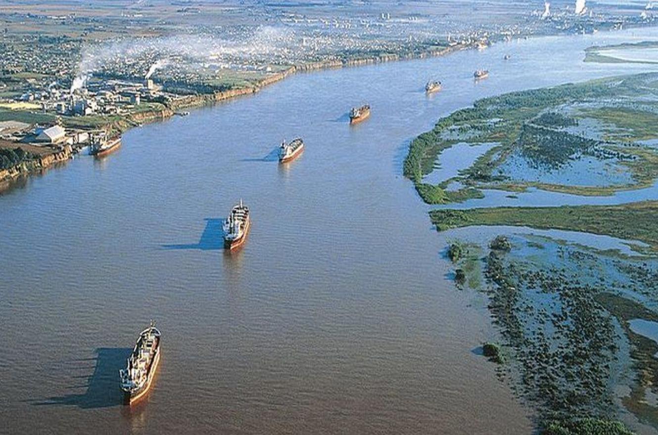 La hidrovía busca su rumbo: avances y tensiones en la construcción del nuevo modelo de gestión