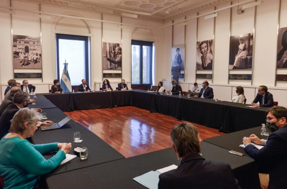 El Gabinete Económico se reunió con el CAA para avanzar en políticas para el sector