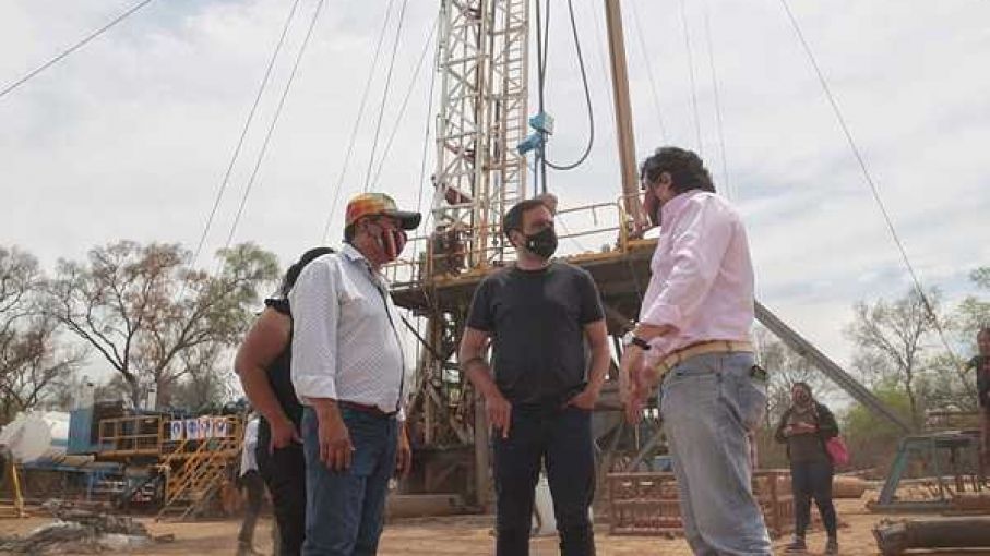 Cabandié supervisó construcción de pozos de agua para comunidades wichis en el norte salteño