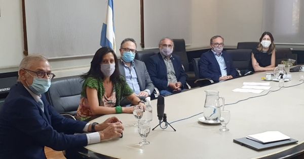 Acuerdo entre Gobierno y productores de aceites para garantizar precios accesibles