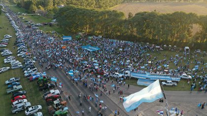 Movilizacion y banderazo en rechazo a las políticas del Gobierno