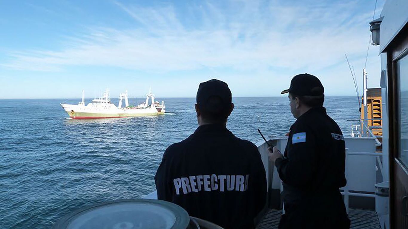 Trabajan para evitar y neutralizar la pesca ilegal en el Mar Argentino