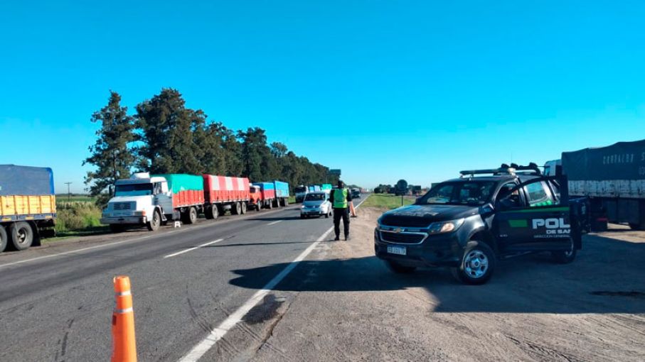 Jaldo levantó el paro de transportistas por la falta de gasoil, pero el conflicto sigue latente