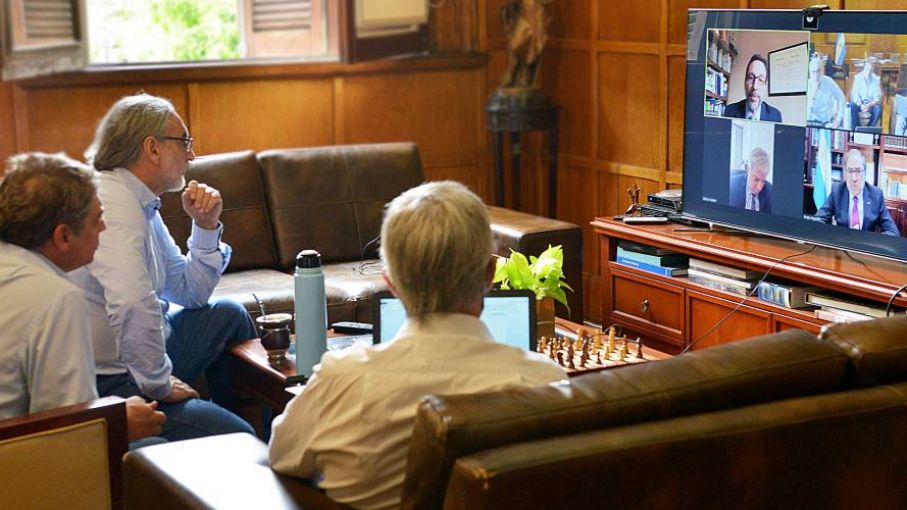 Videoconferencia del ministro Basterra con el embajador en EEUU para reforzar agenda bilateral
