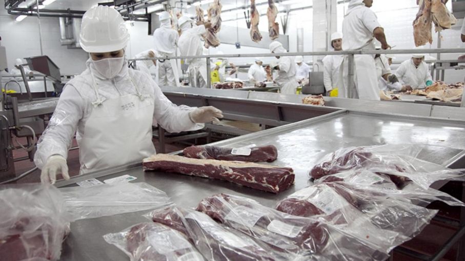 La Federación de la Carne denunció la "informalidad" de la industria frigorífica bovina de exportación