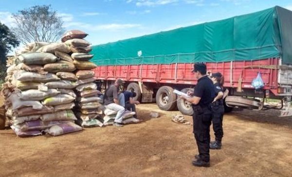 Desarticulan en Formosa una maniobra de contrabando de más de 15 toneladas de soja y maíz