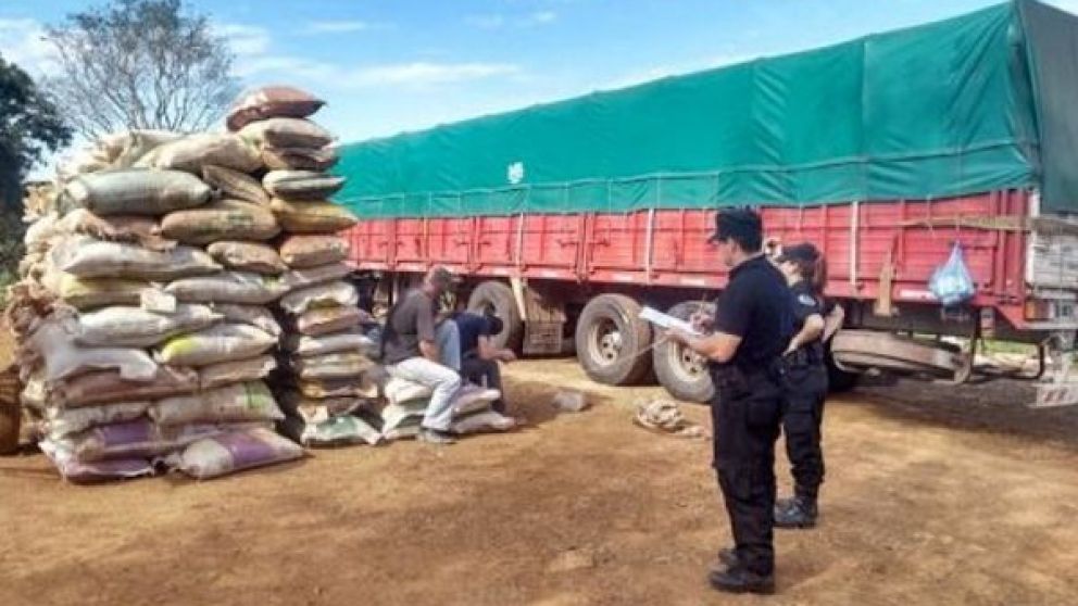 Desarticulan en Formosa una maniobra de contrabando de ms de 15 toneladas de soja y maz