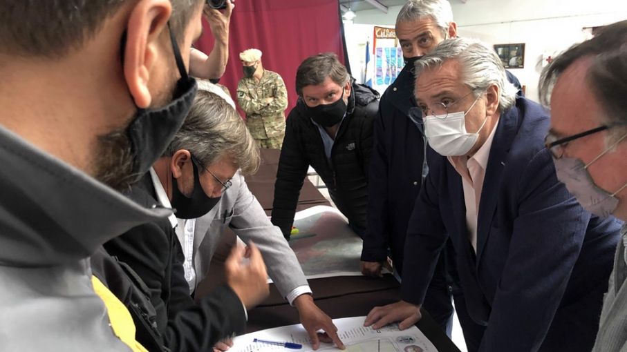 Cinco detenidos por la agresión a la comitiva presidencial en Chubut y siguen los allanamientos