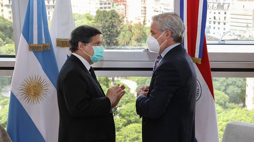 Solá analizó con el canciller paraguayo la situación sanitaria y la próxima reunión del Mercosur