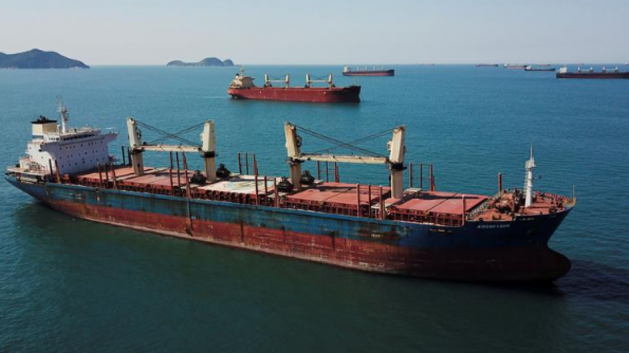 Los comerciantes de soja y azúcar luchan por ganar espacio en el puerto más grande de América Latina