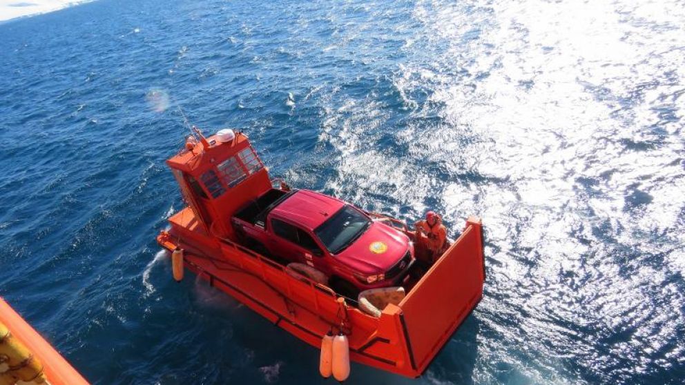 La Hilux balsera: as lleg esta pick-up de Toyota a la Antrtida