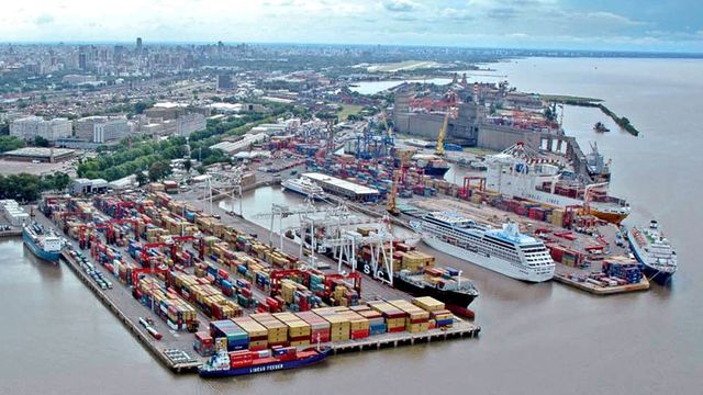 Realizan movilización "en defensa" del canal Magdalena, de los ríos y puertos