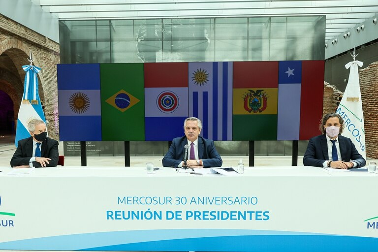 Mercosur: Uruguay le pidió a Felipe Solá que cumpla en llamar a la cumbre para flexibilizar acuerdos comerciales