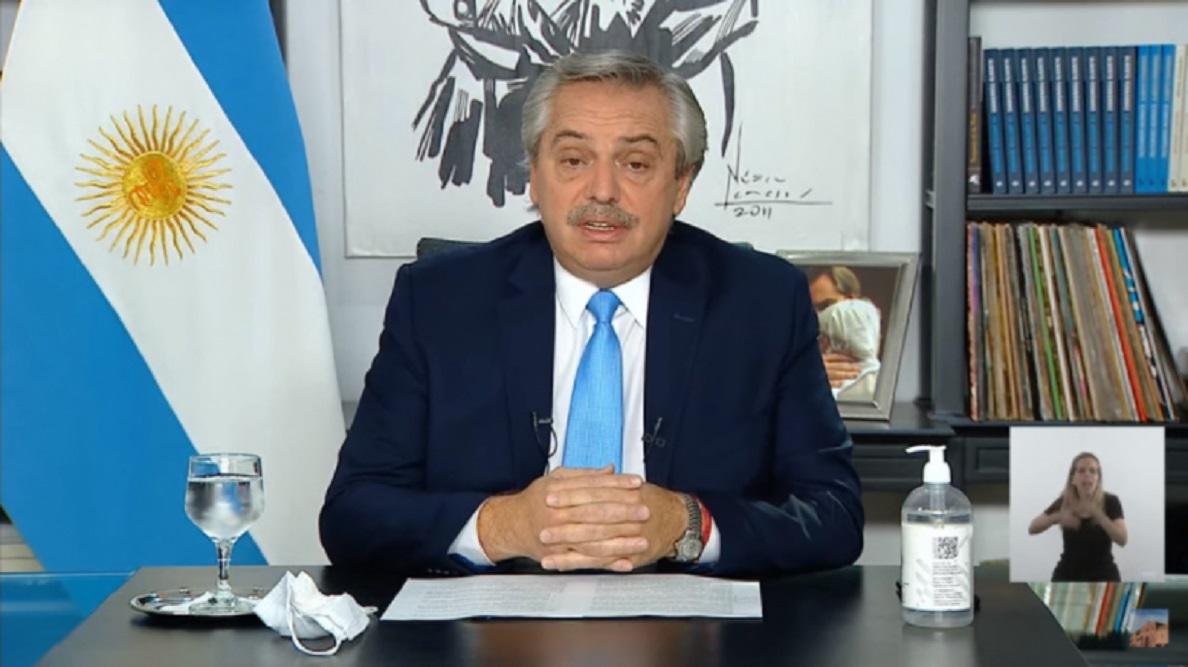 Restringen la circulación de 20 a 6 hs y suspenden clases presenciales en el AMBA