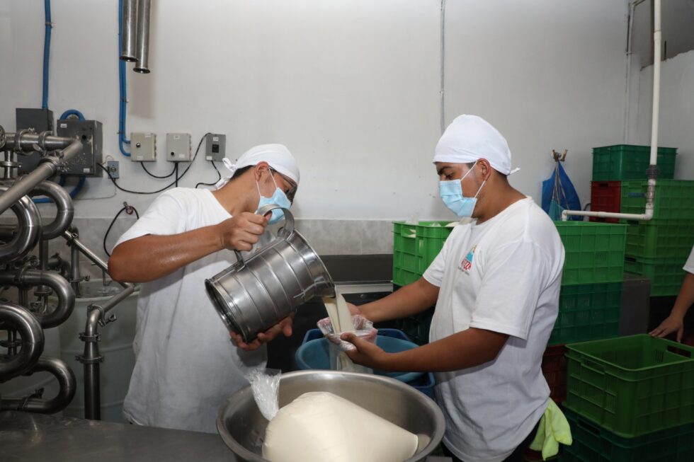 "Este acuerdo entre el Gobierno y el sector lechero debe sentar un precedente"