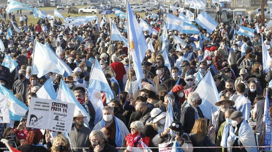 Masiva movilización del campo contra la politica del gobierno