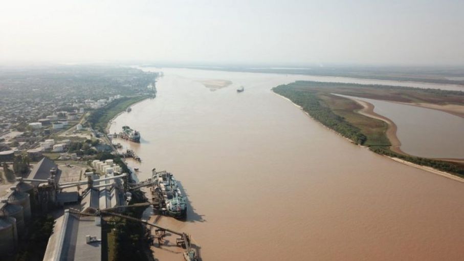 Bajante del Paraná golpea al sector naviero paraguayo