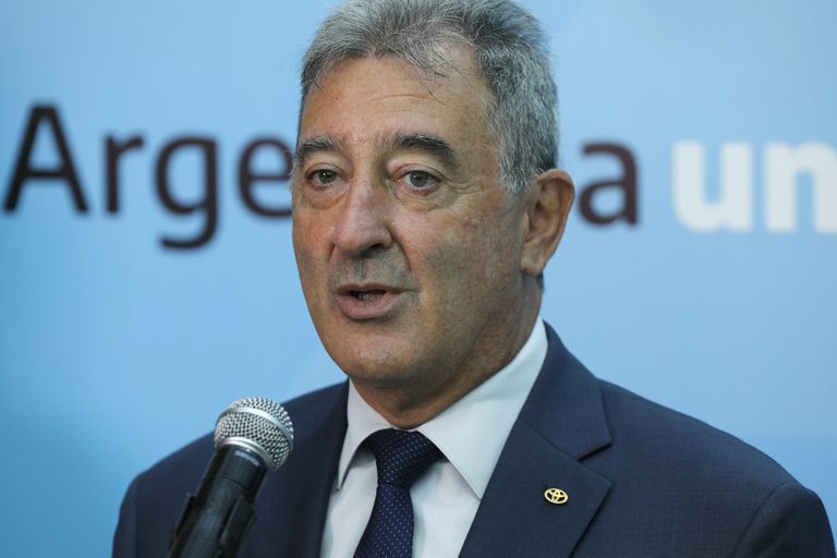 Toyota Argentina no consigue 200 trabajadores con el secundario completo y advierte que a los postulantes "se les hace difícil hasta leer un diario"