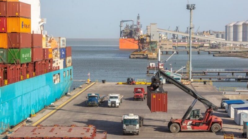 La carga de maíz en Bahía Blanca superó el 29% por la bajante Paraná