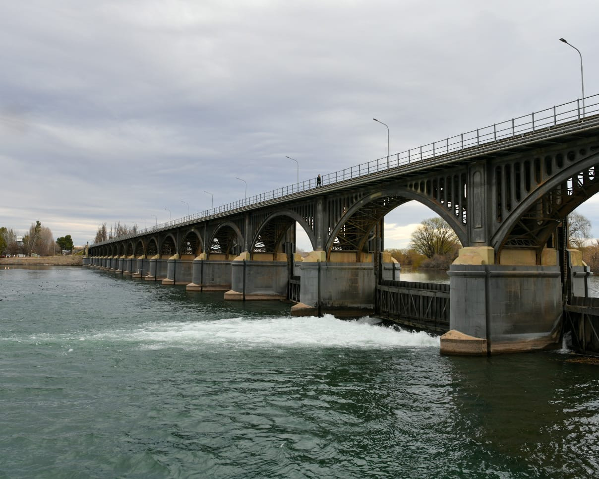 Inició en Río Negro la temporada de riego para 59.000 hectáreas productivas