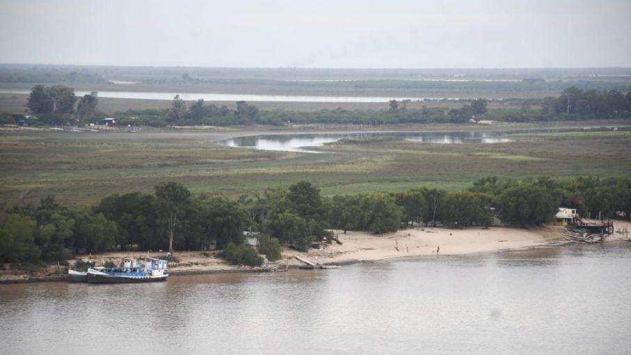 Pese a crecida de tres días en el Paraná, descartan mejoría para las próximas semanas