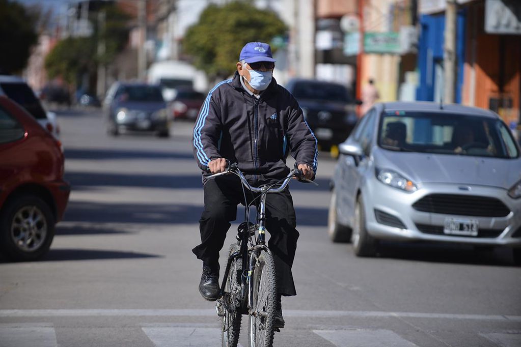 Flexibilizan medidas y no será obligatorio el tapabocas al aire libre