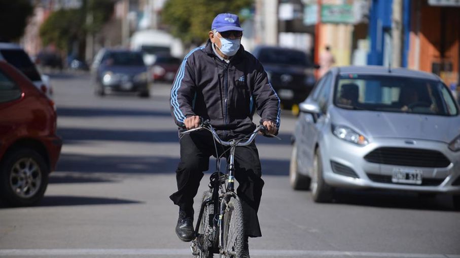 Flexibilizan medidas y no será obligatorio el tapabocas al aire libre
