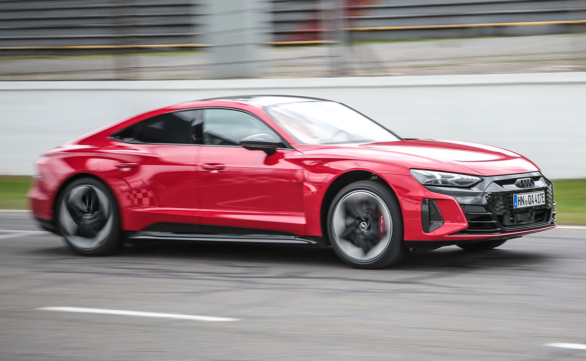 ASi acelera el Audi RS E-TRONG GT