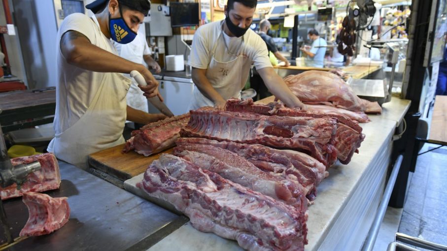 Exportadores de carne reclamaron al Gobierno la liberación total de los embarques y negocian la renovación del acuerdo de precios