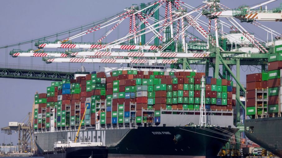 La crisis de suministro lleva a Walmart y sus rivales a contratar sus propios barcos