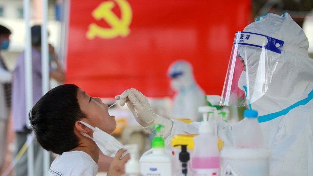 China vuelve a los confinamientos por expansión de variante Delta