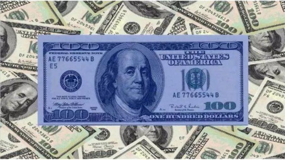 El dólar blue no encuentra techo y da otro paso hacia los 300 pesos