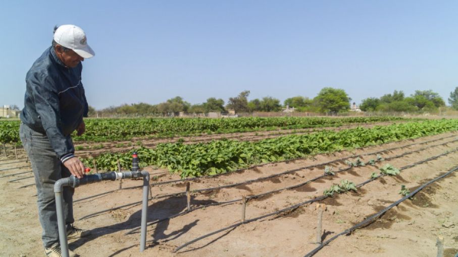 Firman un proyecto para proveer acceso al agua en la zona de NEA, NOA y Cuyo